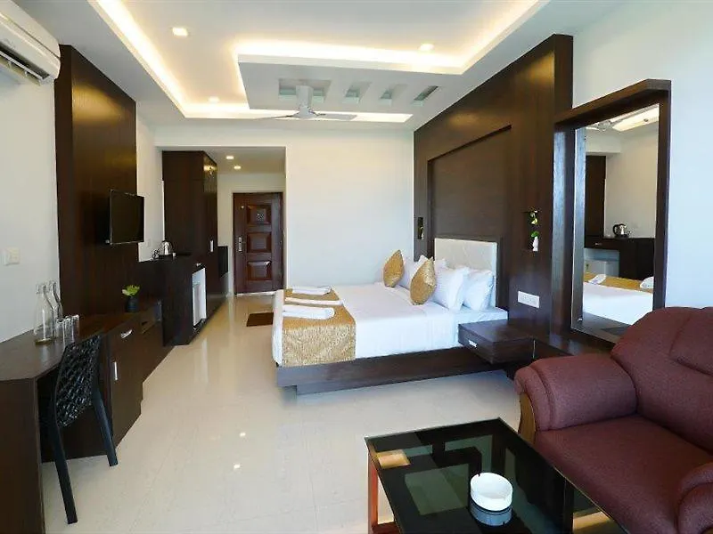 Moon Line Hotel Anaviratty 4*,