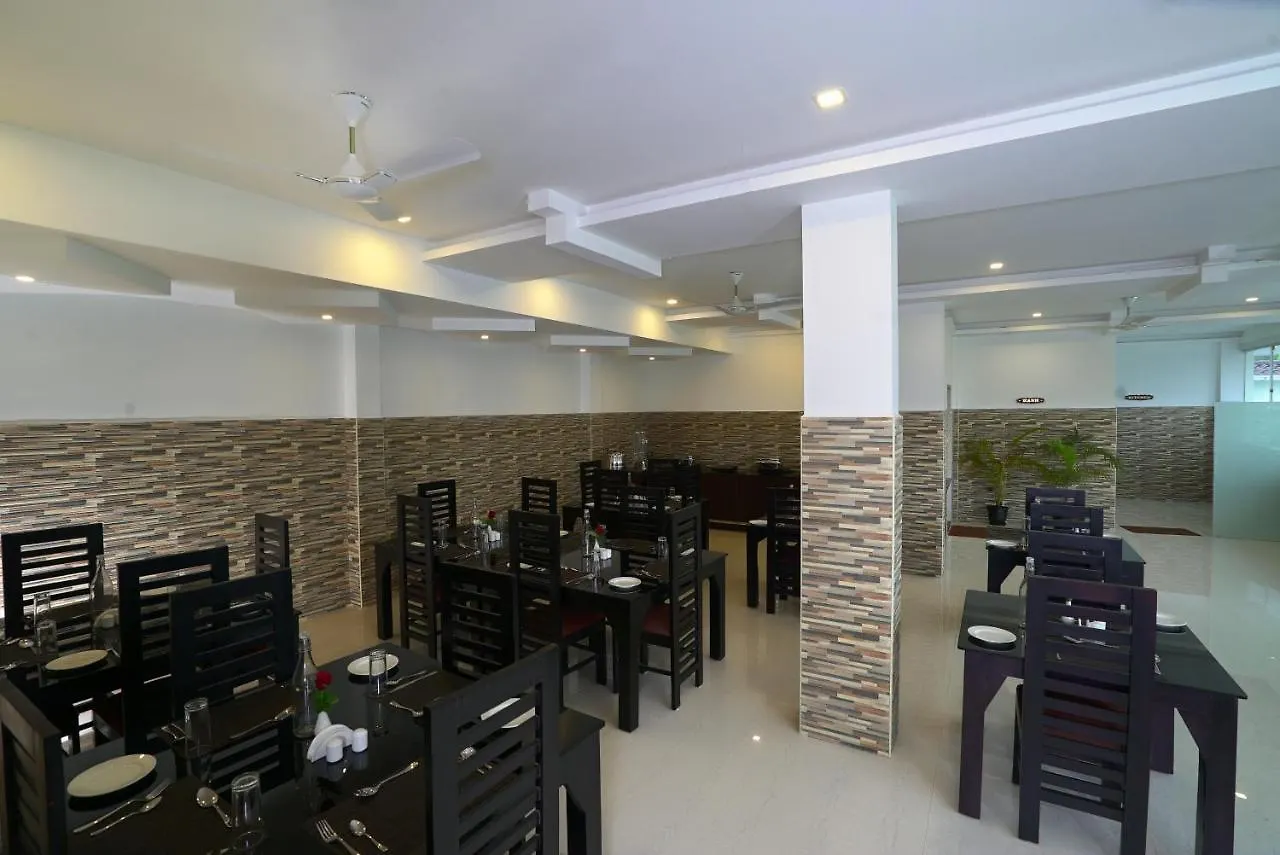 Resort Moon Line Hotel Anaviratty